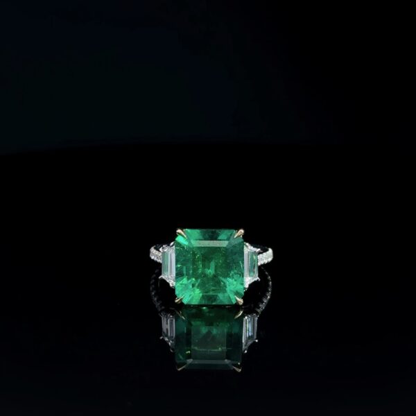 3 STONE EMERALD RING